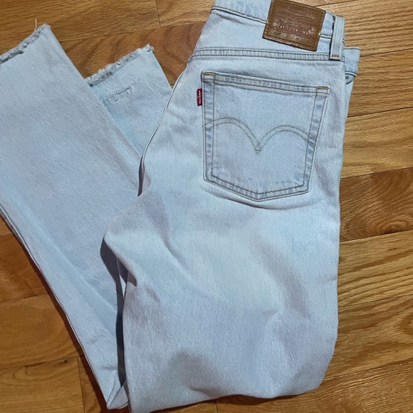 Levi 501 - Picture 1 of 4